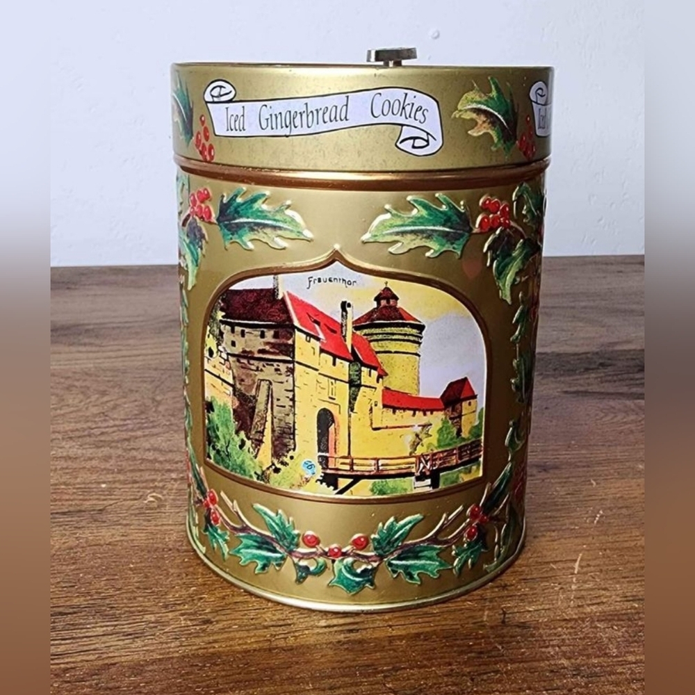 German gingerbread tin music box
